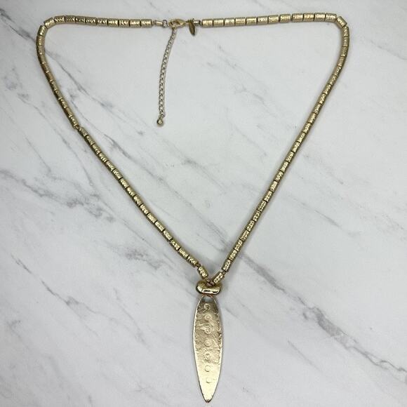 Chico's Beaded Hammered Metal Pendant Gold Tone Necklace ✨ - Picture 3 of 10